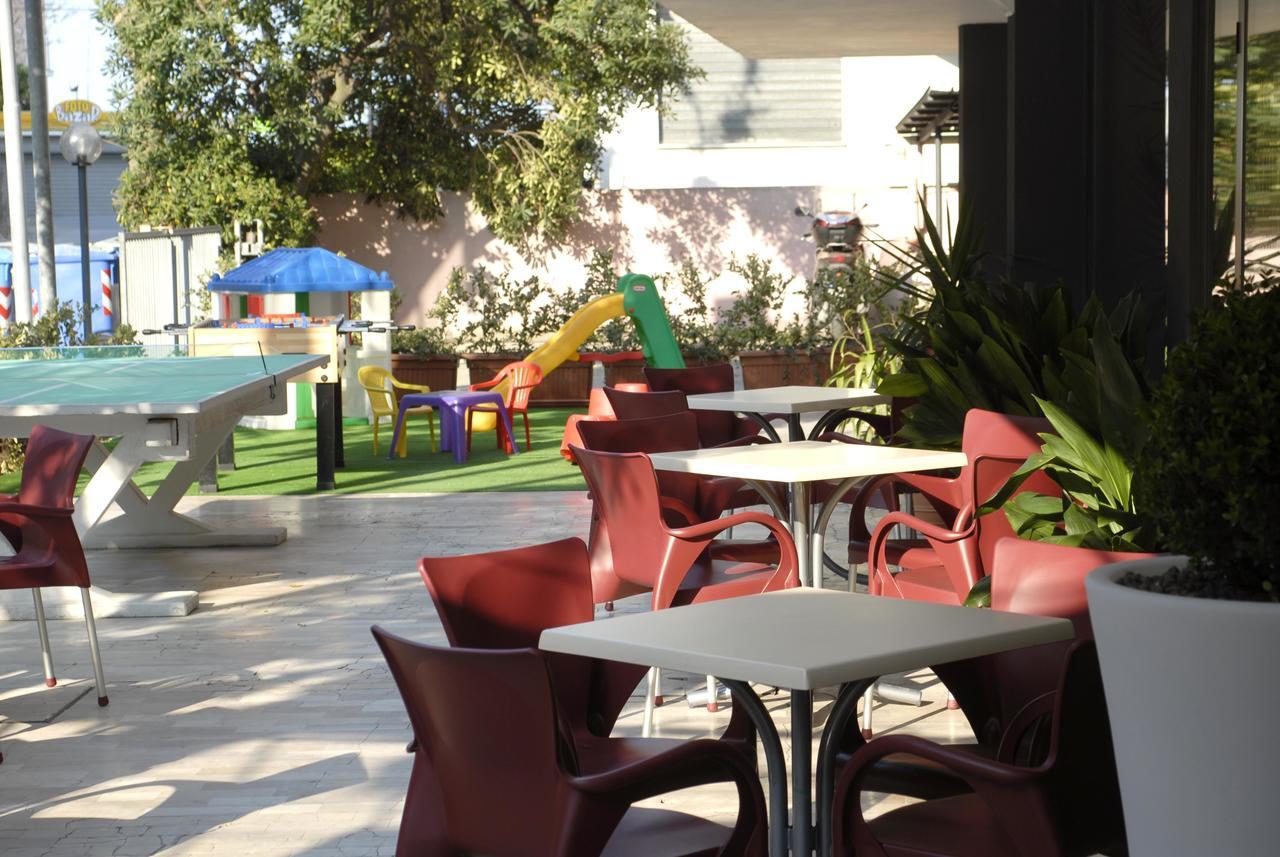 Hotel Christian Rimini Exterior photo